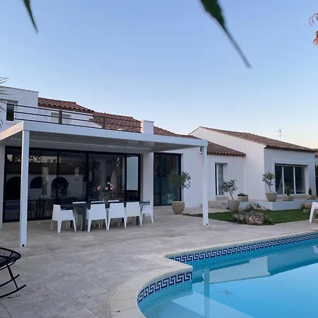 Ostalblanc Belle Contemporaine Avec Piscine