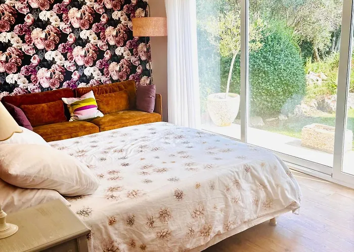 Ostalblanc Belle Contemporaine Avec Piscine